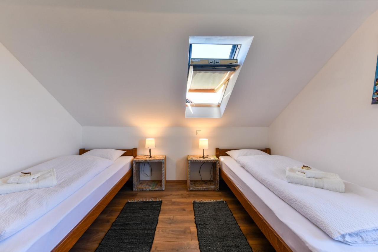 Wildernest Holiday Home Раковица Экстерьер фото